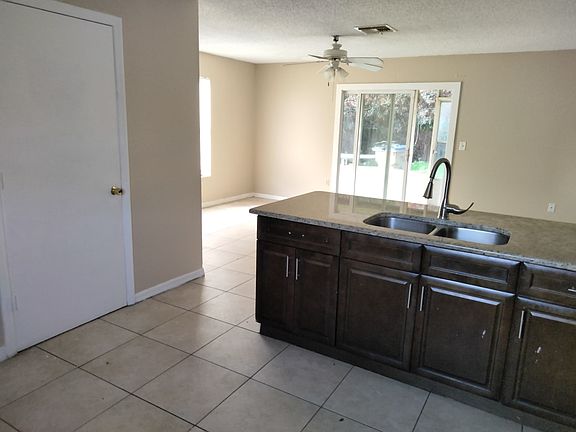 3rd image of 1206 Pleasant Oaks Ct #1206