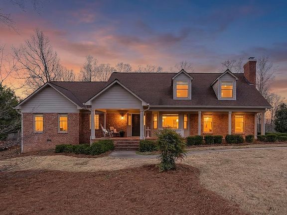 2nd image of 202 Collins Creek Rd