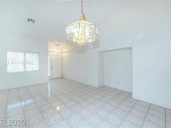 4th image of 9645 Towngate Ave