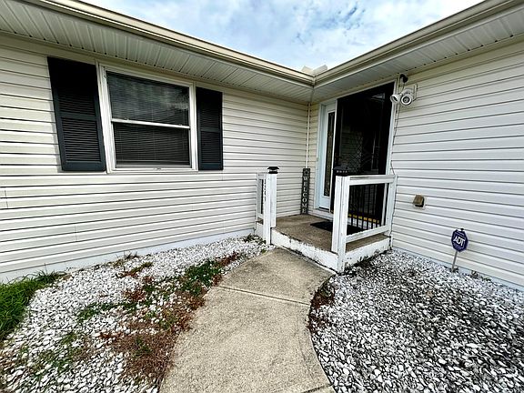 2nd image of 3241 Kenray Dr