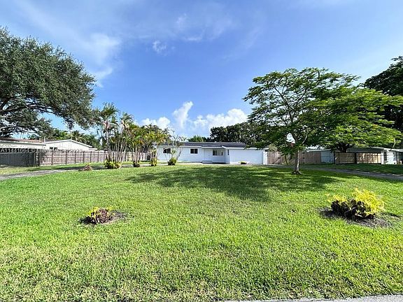 3rd image of 9020 SW 196th Dr