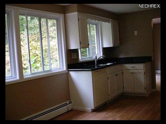 Kitchen and Breakfast Area