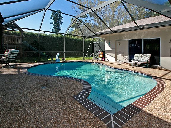 Diamond Brite Pool-New Screen