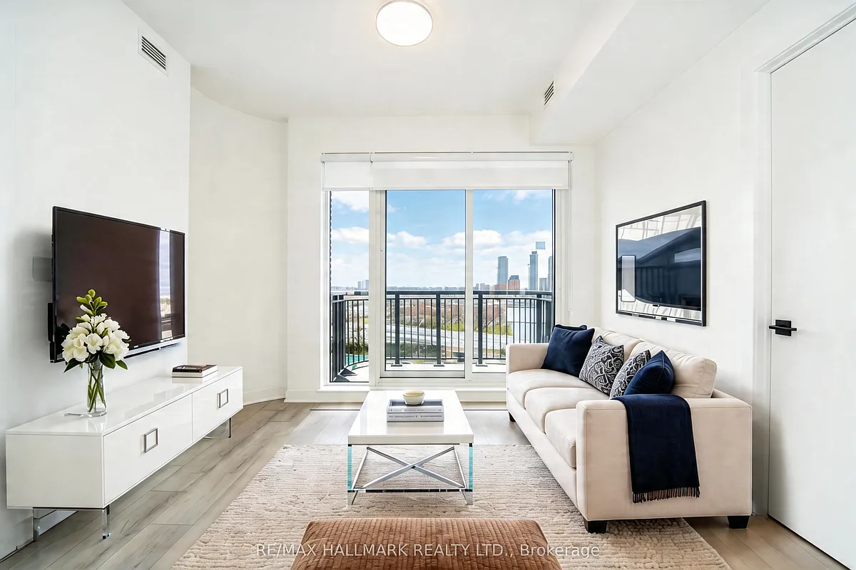 Building Photo - 1185 Dupont St #427