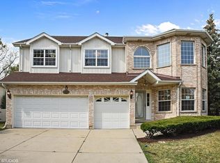 122 Grey Fox Ct, Streamwood, IL 60107