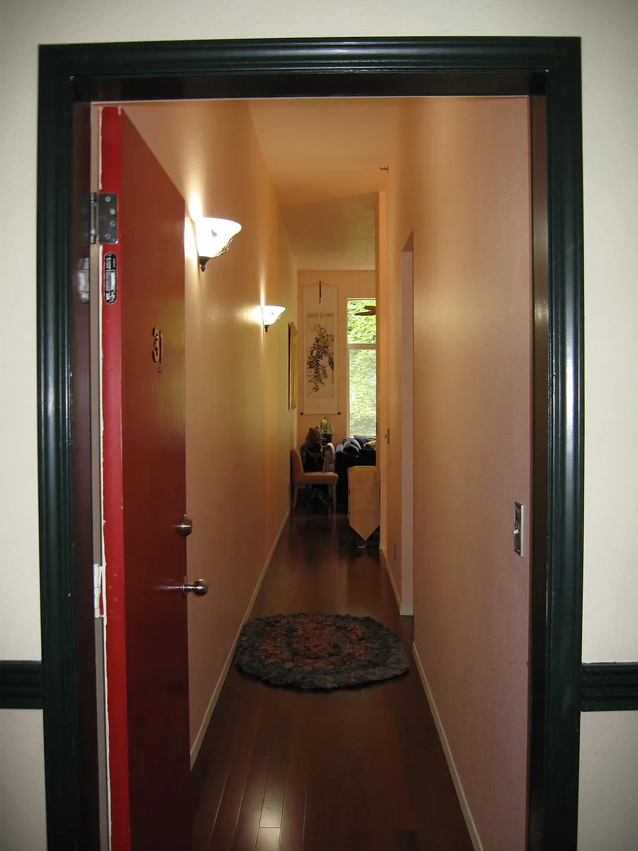 Building Photo - 1910 SW 18th Ave #31