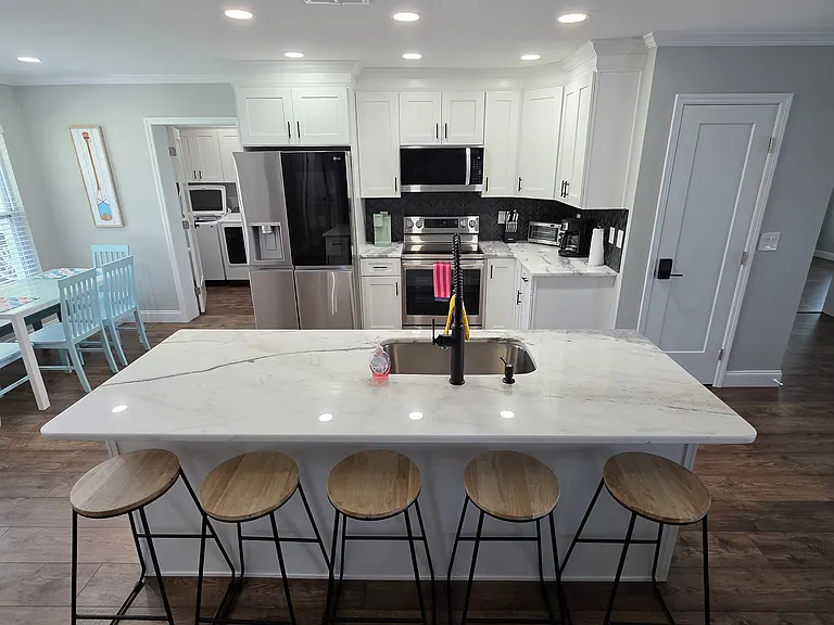 2022 Leisure Dr — Photo 10