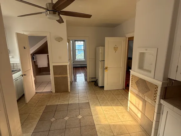 23 Capital St APT 3, Pawtucket, RI 02860