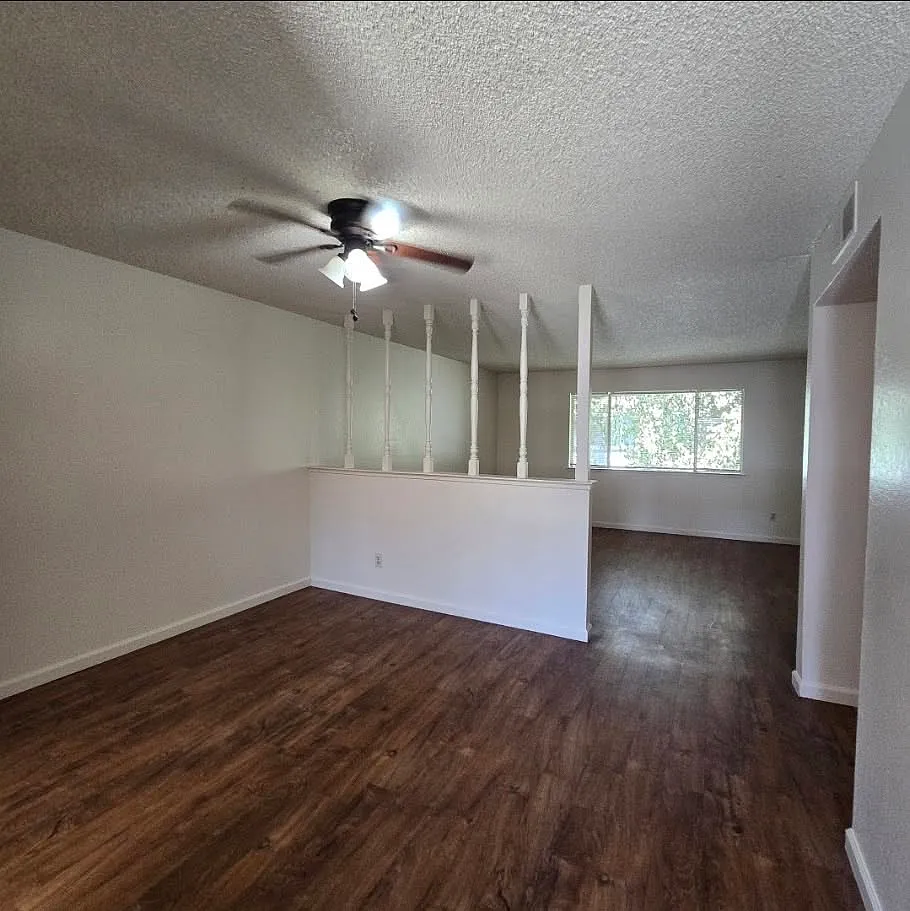 2 bed, 1100 sqft, $1,400 — Photo 2