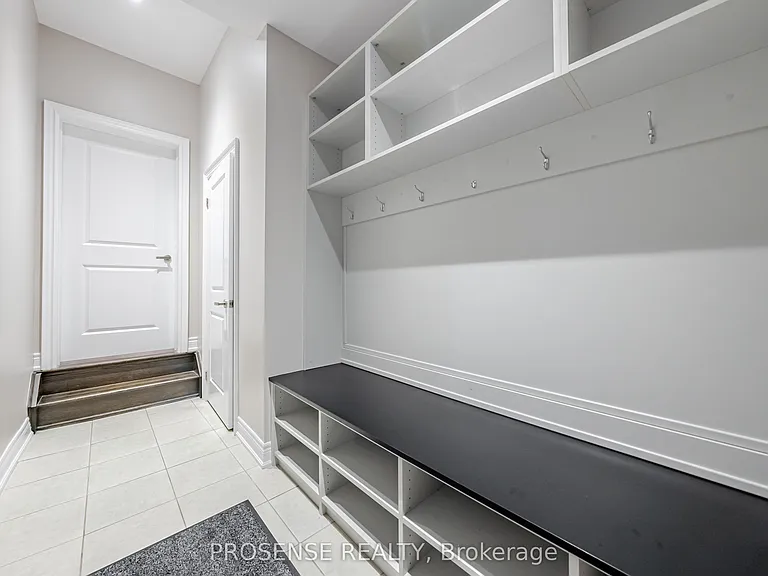 8 Macbean Cres — Photo 30