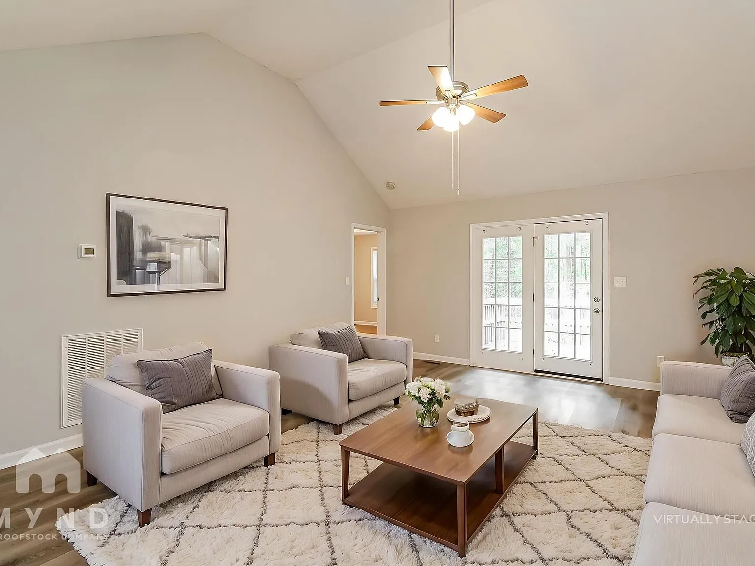 3 bed, 2.0 bath, 1278 sqft, $1,820 — Photo 2