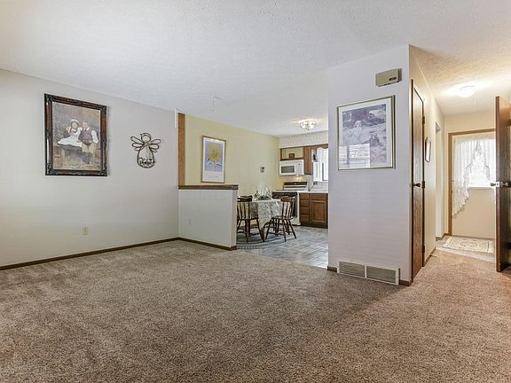 5th image of 1442 Londondale Pkwy APT 1-3