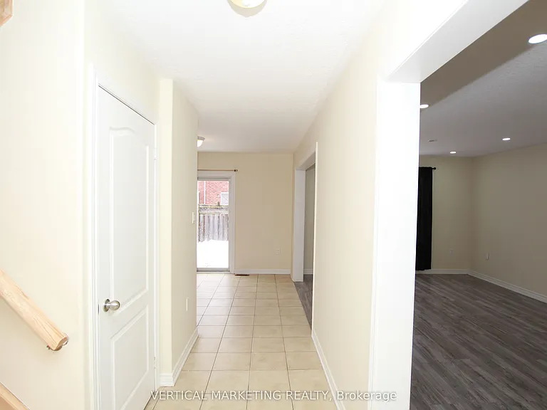 35 Buchanan Dr — Photo 17