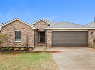 10521 SW 39th St, Mustang, OK 73064