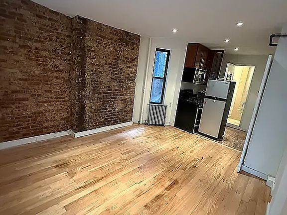 2nd image of 63 Clinton St APT 7