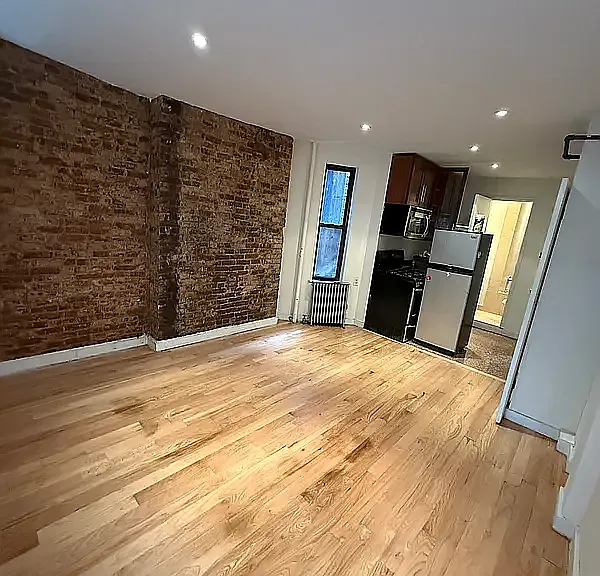 63 Clinton St #7 — Photo 1