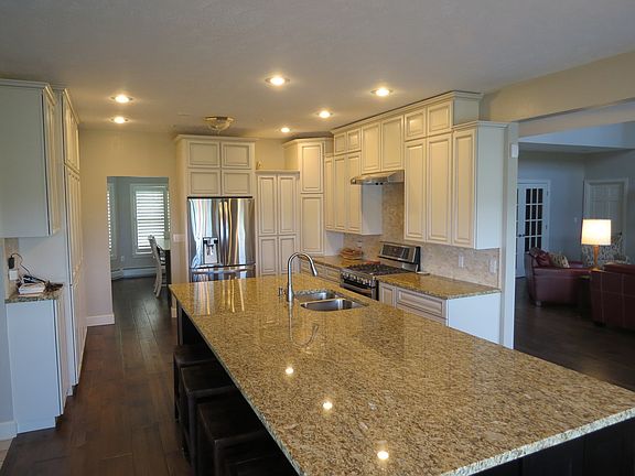 GRANITE COUNTERTOPS