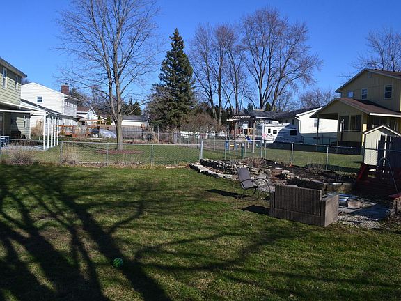 3rd image of 5442 Edgelawn Dr SE