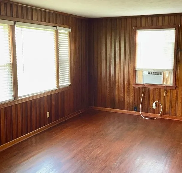 109 Thompson St — Photo 31
