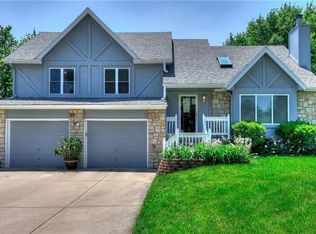 3909 NE Shady Lane Dr, Gladstone, MO 64119