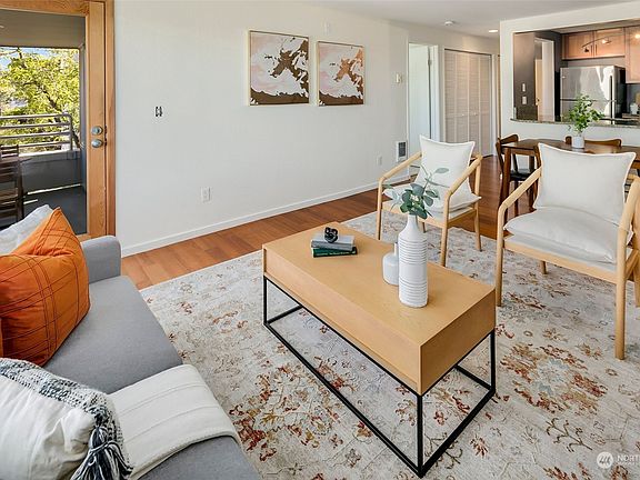 4th image of 2145 Dexter Avenue N #304