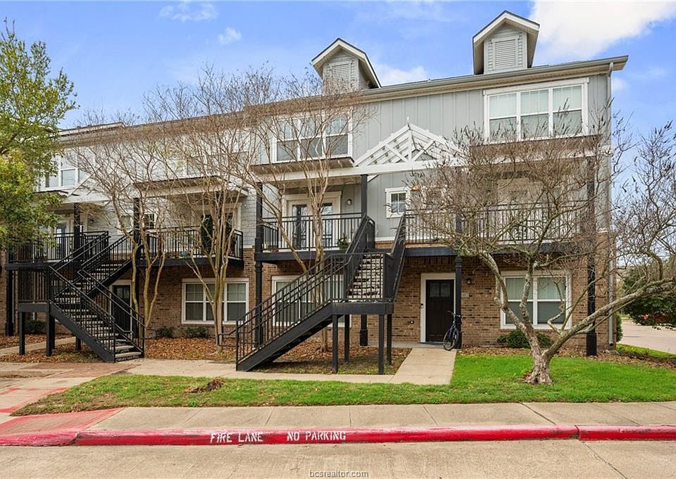 1st image of 1725 Harvey Mitchell Pkwy S APT 1433