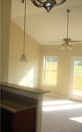 4th image of 147 Matheson Dr #147