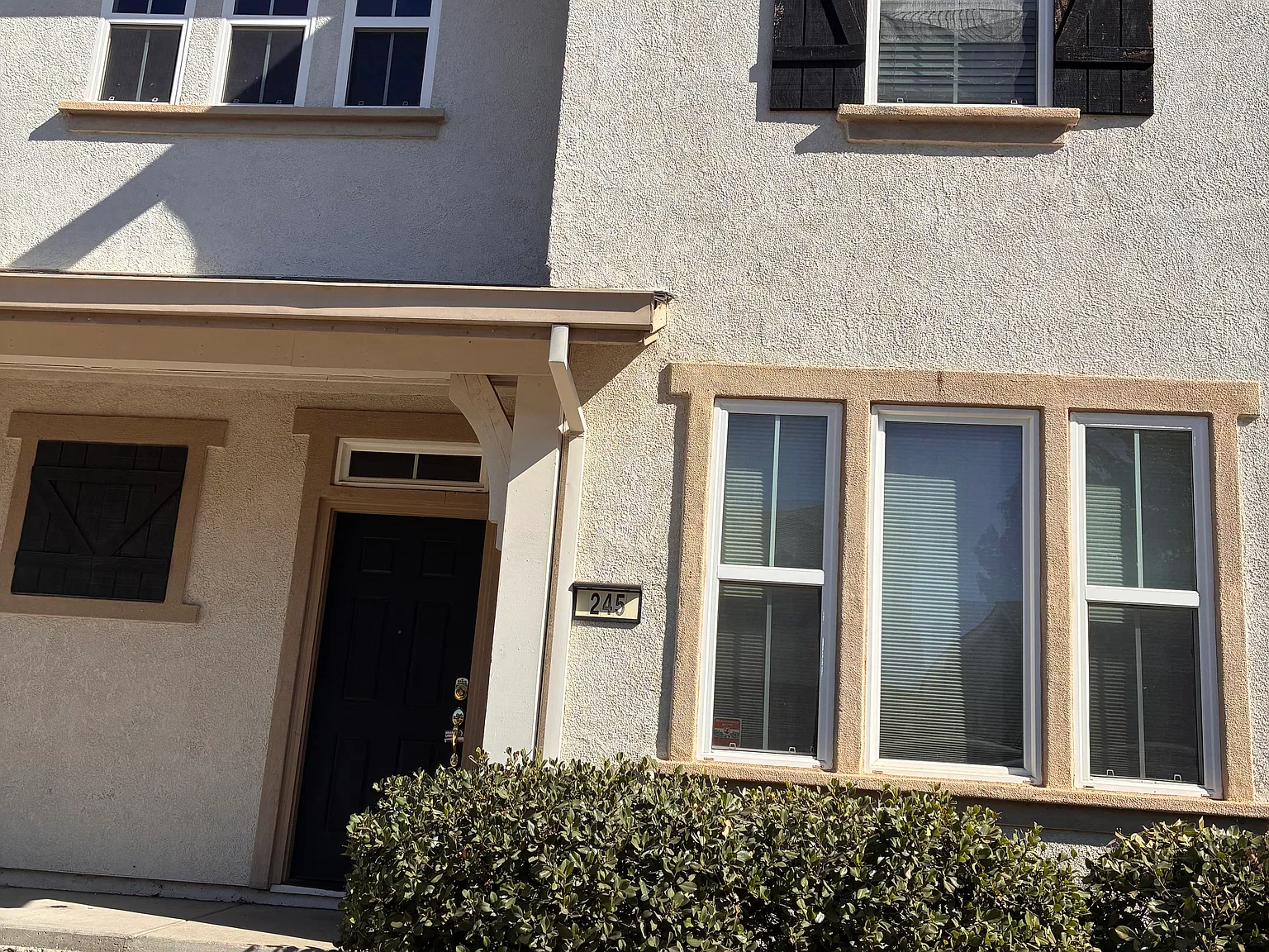 4 bed, 2.5 bath, 2169 sqft, $2,700 — Photo 4