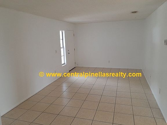 3rd image of 1736 Tioga Ave APT B