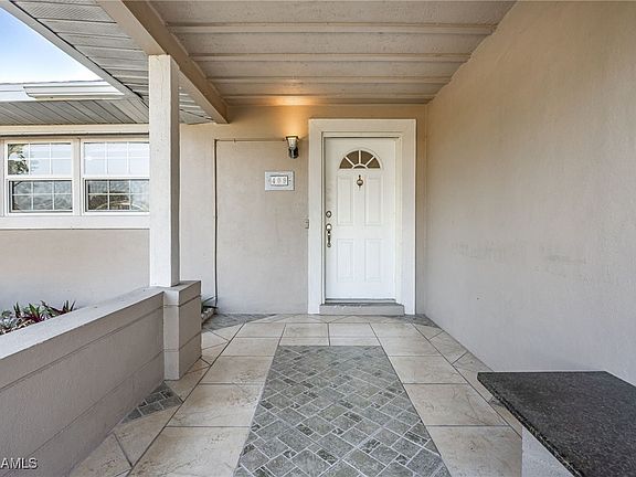 3rd image of 409 NE 13th Ave