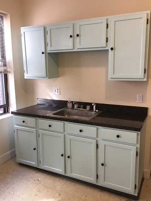 4 bed, 9999 sqft, $4,800 — Photo 4