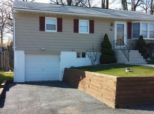 118 Santa Fe Trl, Hopatcong, NJ 07843