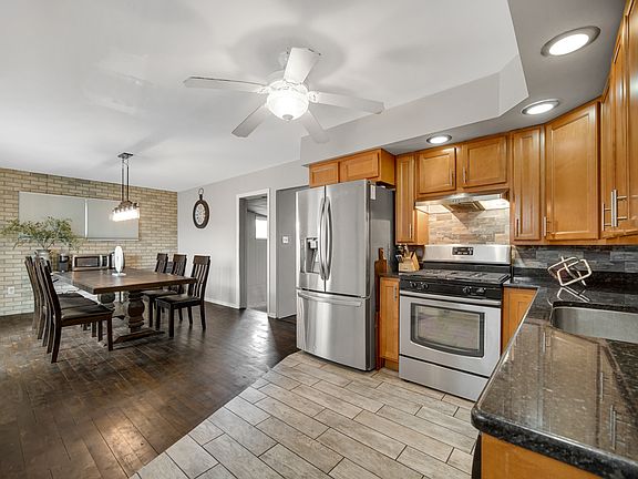 2nd image of 17509 Maple Ave