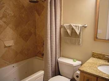 3rd image of 1067 Cove Dr #140-B