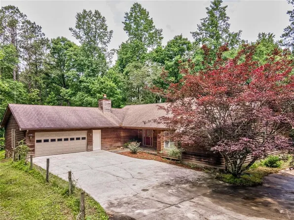2299 White Rd, White, GA 30184