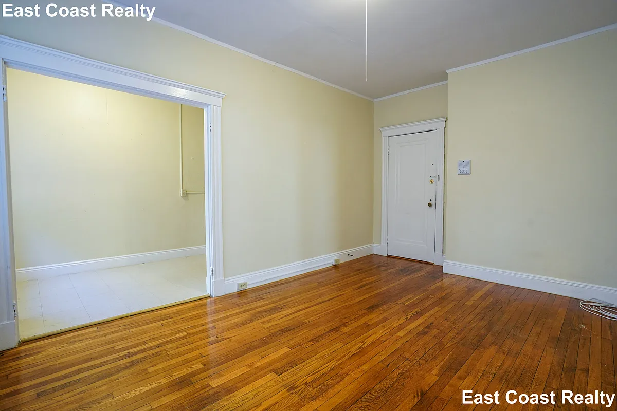 Building Photo - 220 Kelton St #224-6