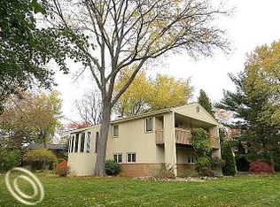 5780 Kilbrennan Rd, Bloomfield Hills, MI 48301