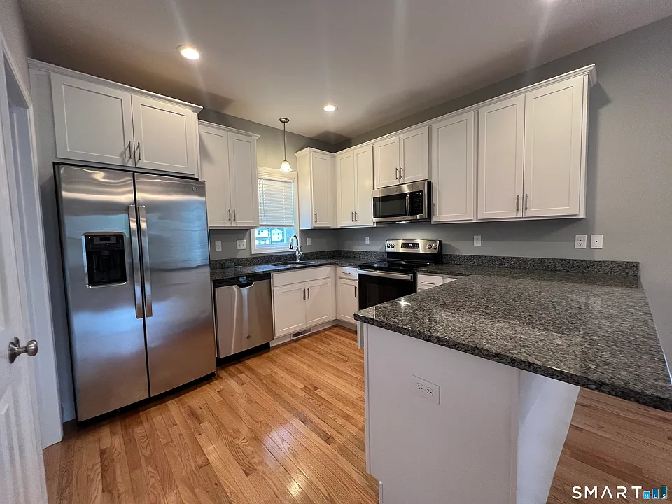 39 Eden Ave #1