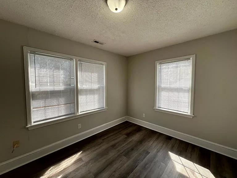 222D Woodrow St — Photo 6