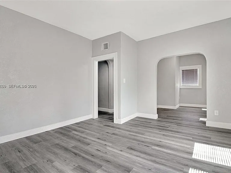 327 SW 20th St #2 — Photo 6