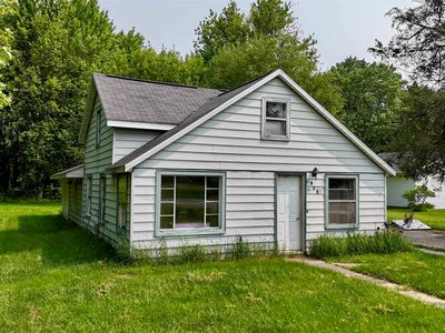 825 E Broad St, Chesaning, MI, 48616