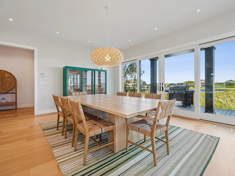 102 Dune Rd — Photo 9