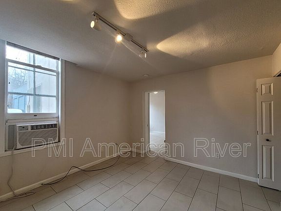2nd image of 1716 Capitol Ave APT 2
