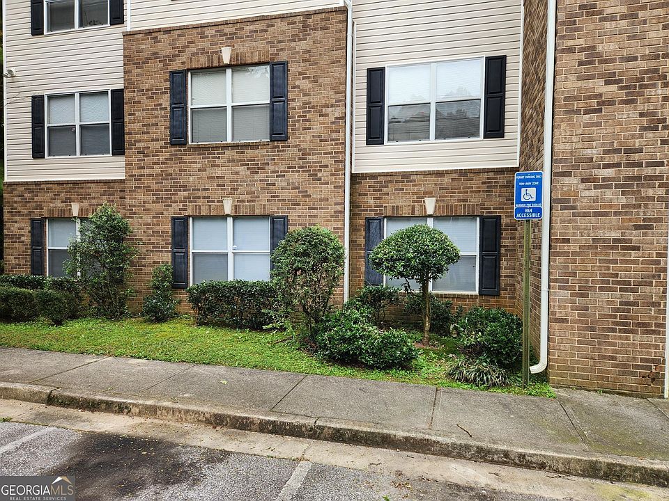 1st image of 3225 Fairington Dr