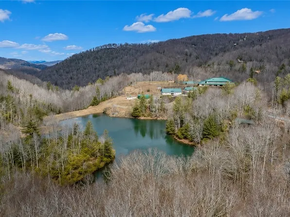 107 Chicory Lane, Beech Mountain, NC 28604