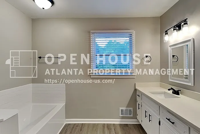 1100 Lake Dr — Photo 14