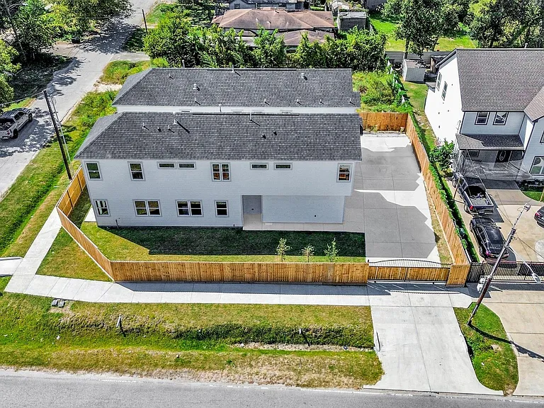 4133 E Toliver St — Photo 45