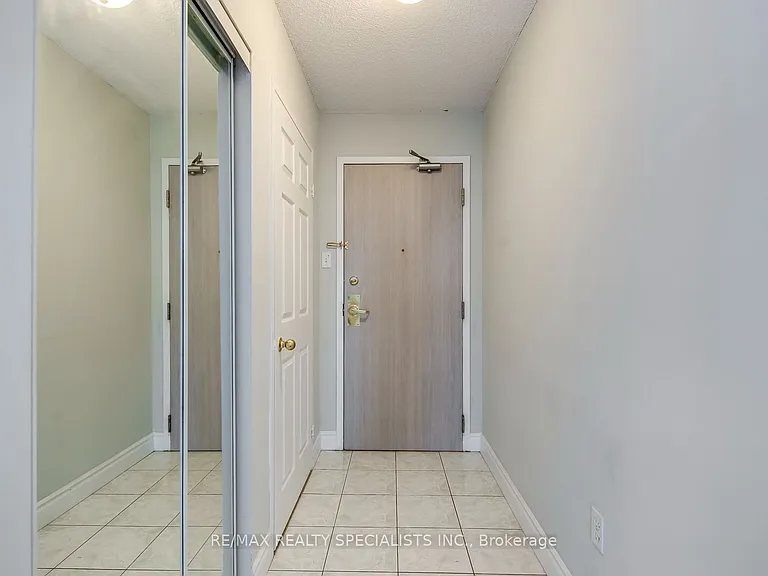 2177 Burnhamthorpe Rd W #1112 — Photo 7