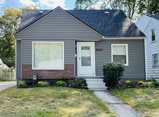 24613 Hopkins St, Dearborn Heights, MI 48125