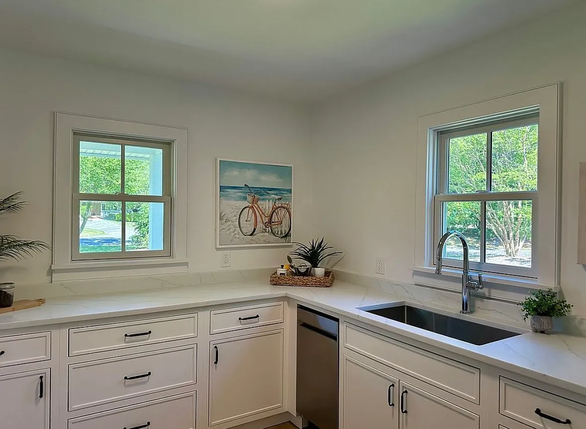 4 bed, 3.5 bath, 3300 sqft, $9,500 — Photo 3